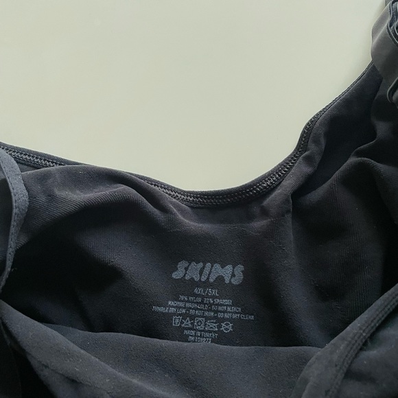 SKIMS NEW Black Sculpting Bodysuit!! - Picture 9 of 16